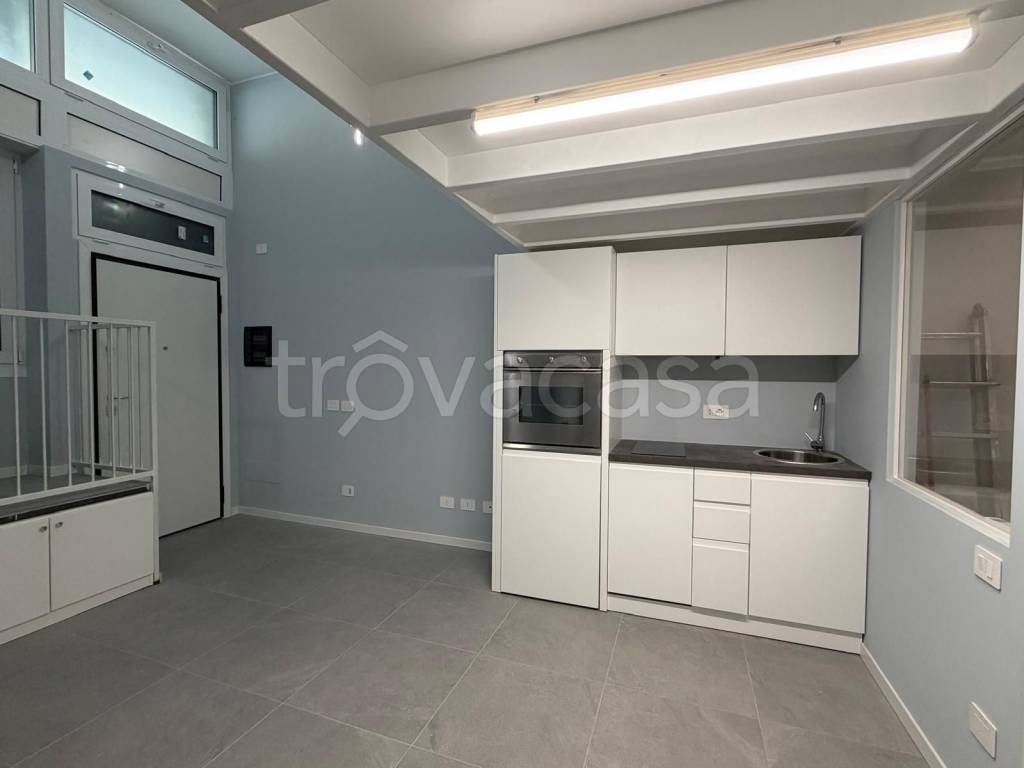 appartamento in affitto a Milano in zona Lorenteggio
