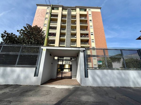 box auto in affitto a Milano in zona Dergano