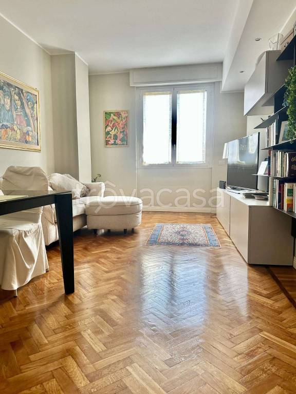 appartamento in affitto a Milano in zona Cadorna