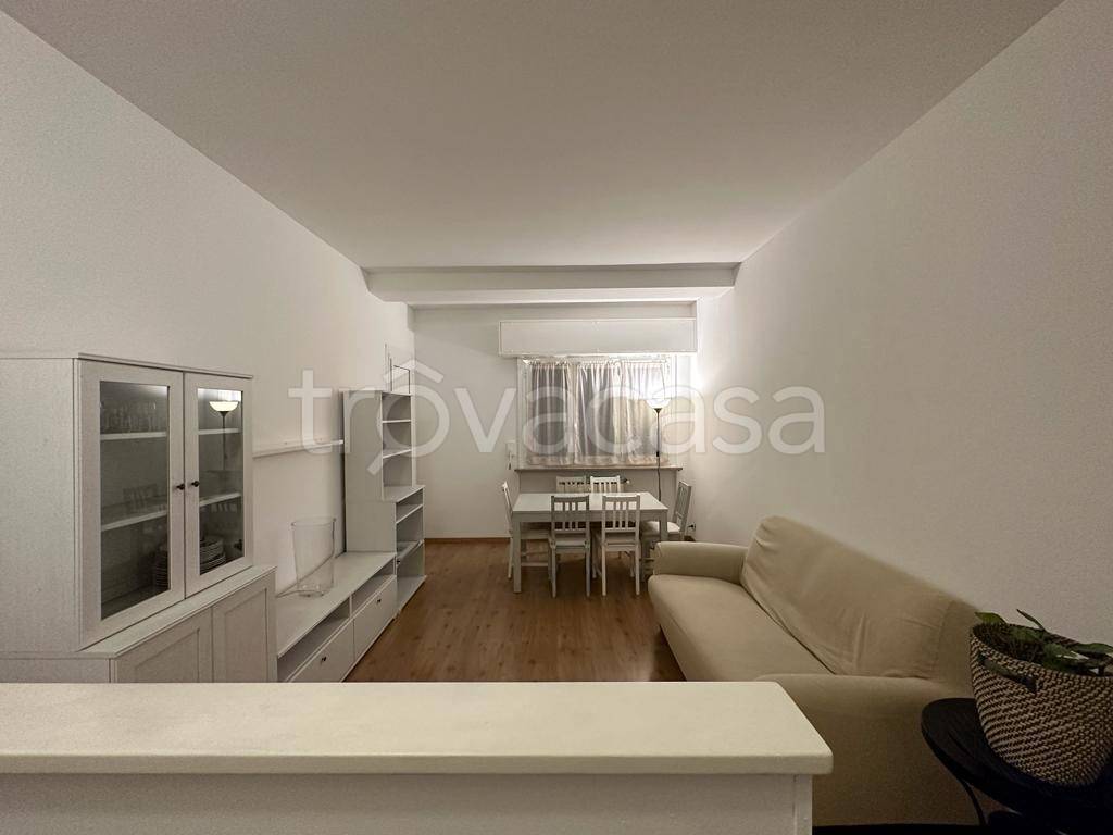 appartamento in affitto a Milano in zona Lorenteggio