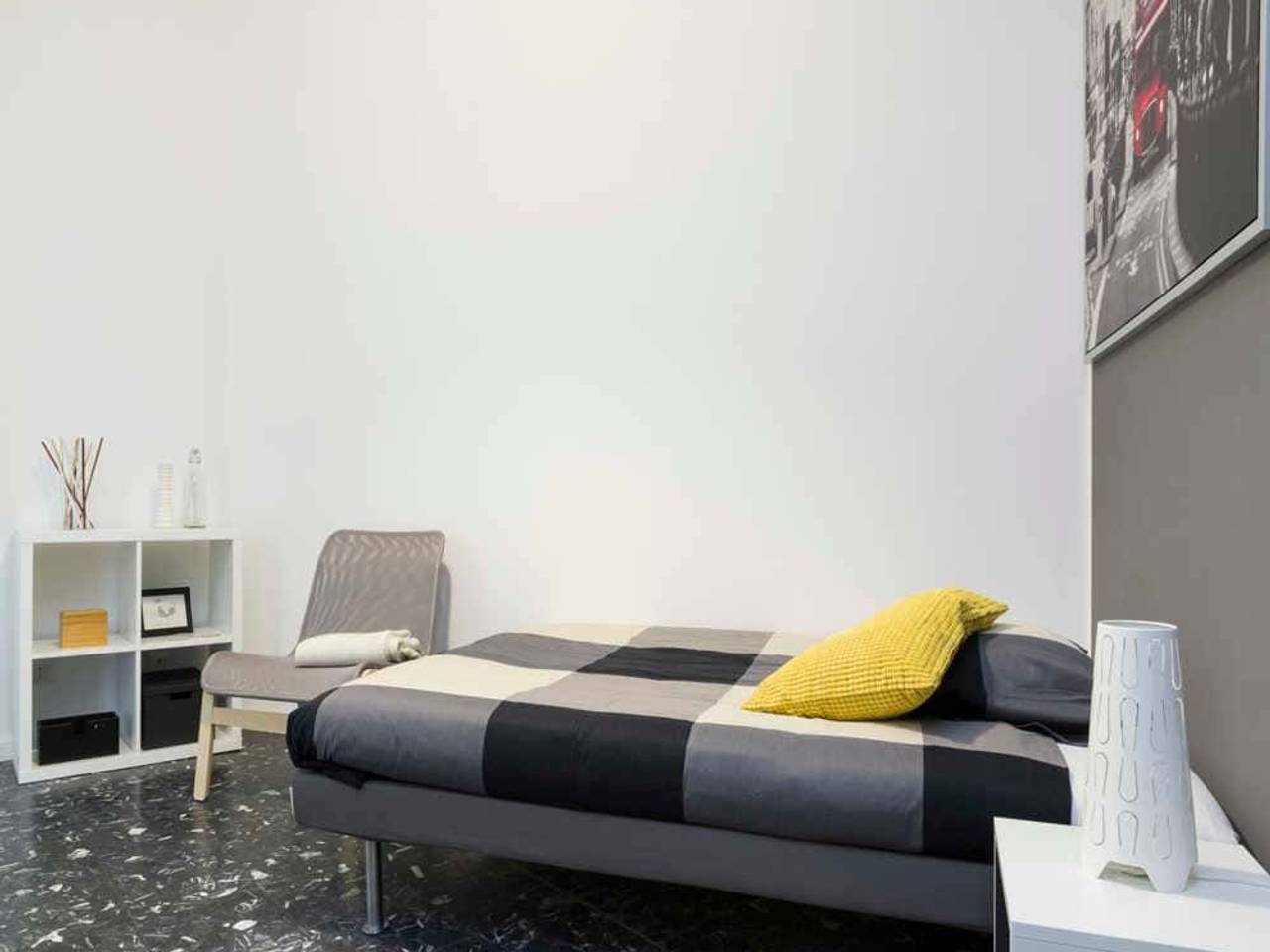 appartamento in affitto a Milano in zona Lorenteggio