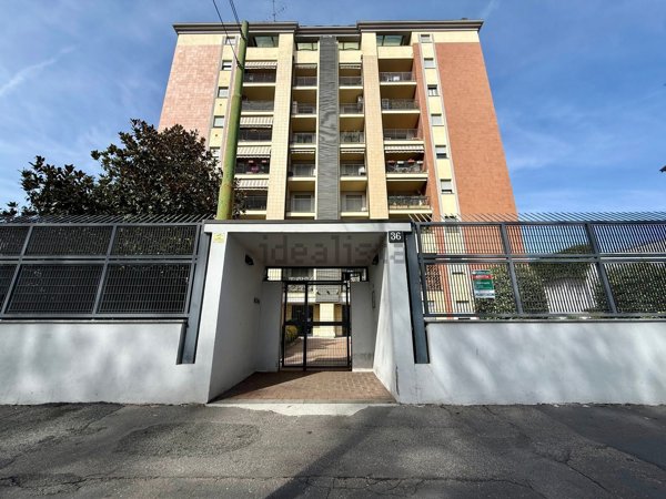 box auto in affitto a Milano in zona Dergano
