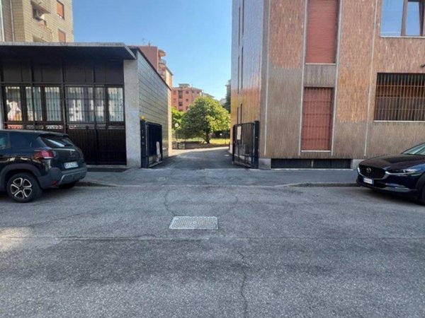 box auto in affitto a Milano in zona Lambrate