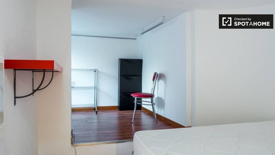 appartamento in affitto a Milano in zona De Angeli