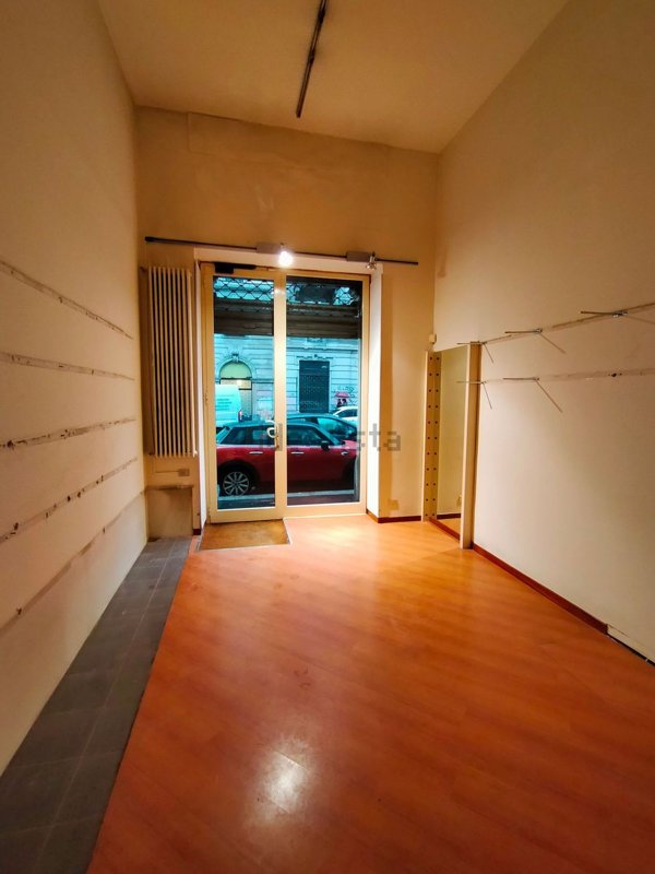 negozio in affitto a Milano in zona Città Studi