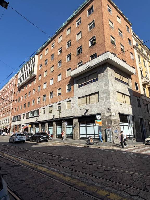 negozio in affitto a Milano in zona Porta Ticinese