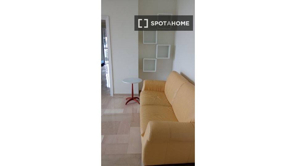 appartamento in affitto a Milano in zona Baggio
