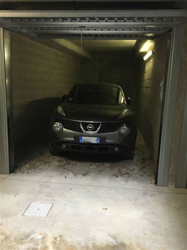 box auto in affitto a Milano in zona Famagosta