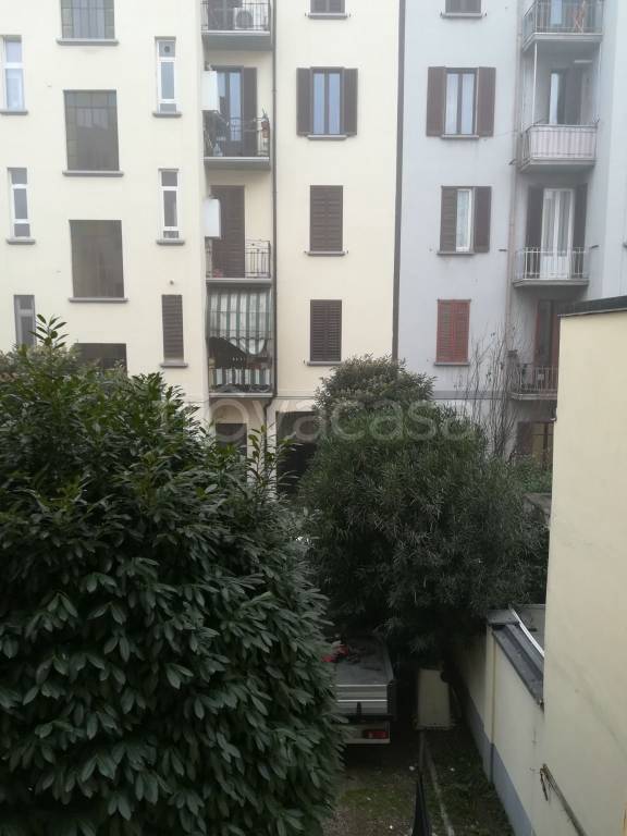 appartamento in affitto a Milano in zona Famagosta