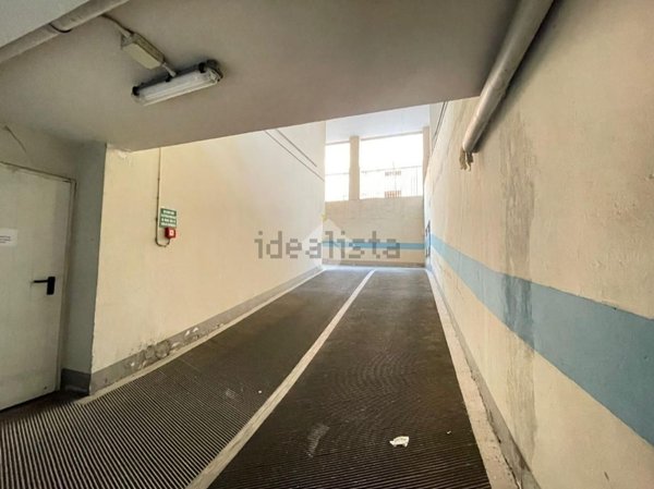box auto in affitto a Milano in zona Isola