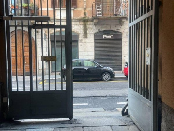 box auto in affitto a Milano