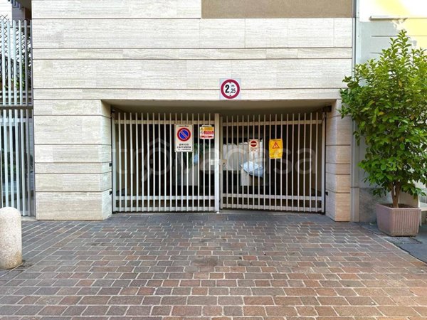box auto in affitto a Milano in zona Porta Romana