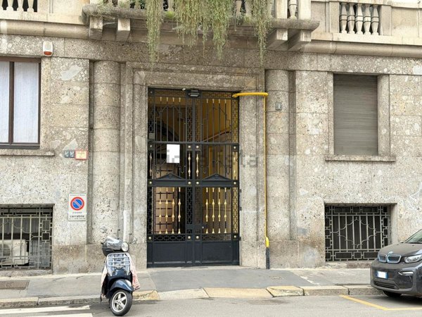 box auto in affitto a Milano in zona Guastalla