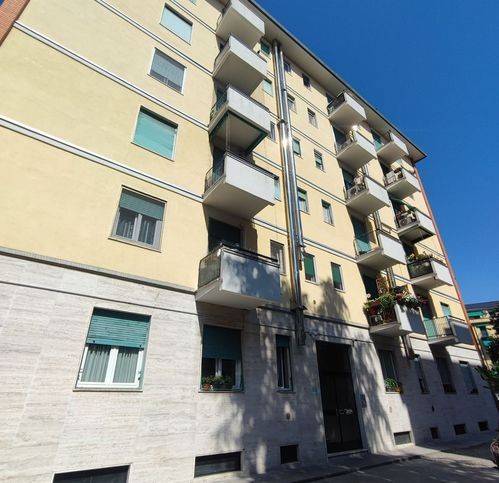appartamento in affitto a Milano in zona Baggio