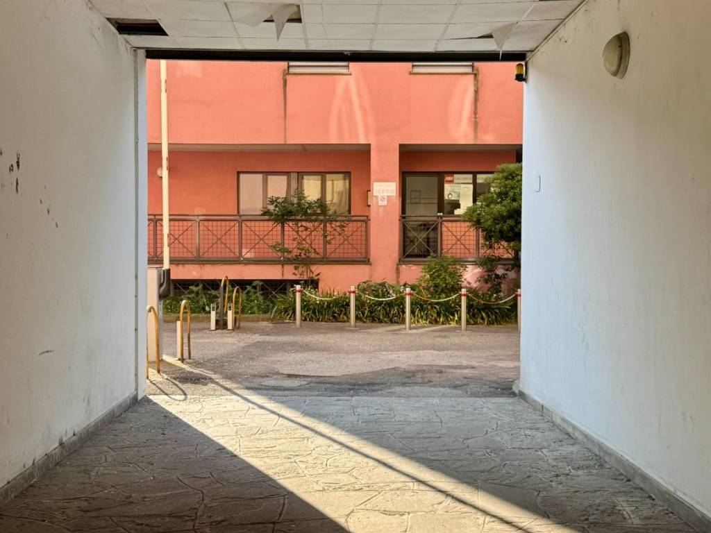 box auto in affitto a Milano in zona Porta Ticinese