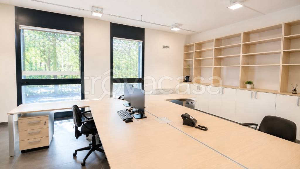ufficio in affitto a Milano in zona Famagosta
