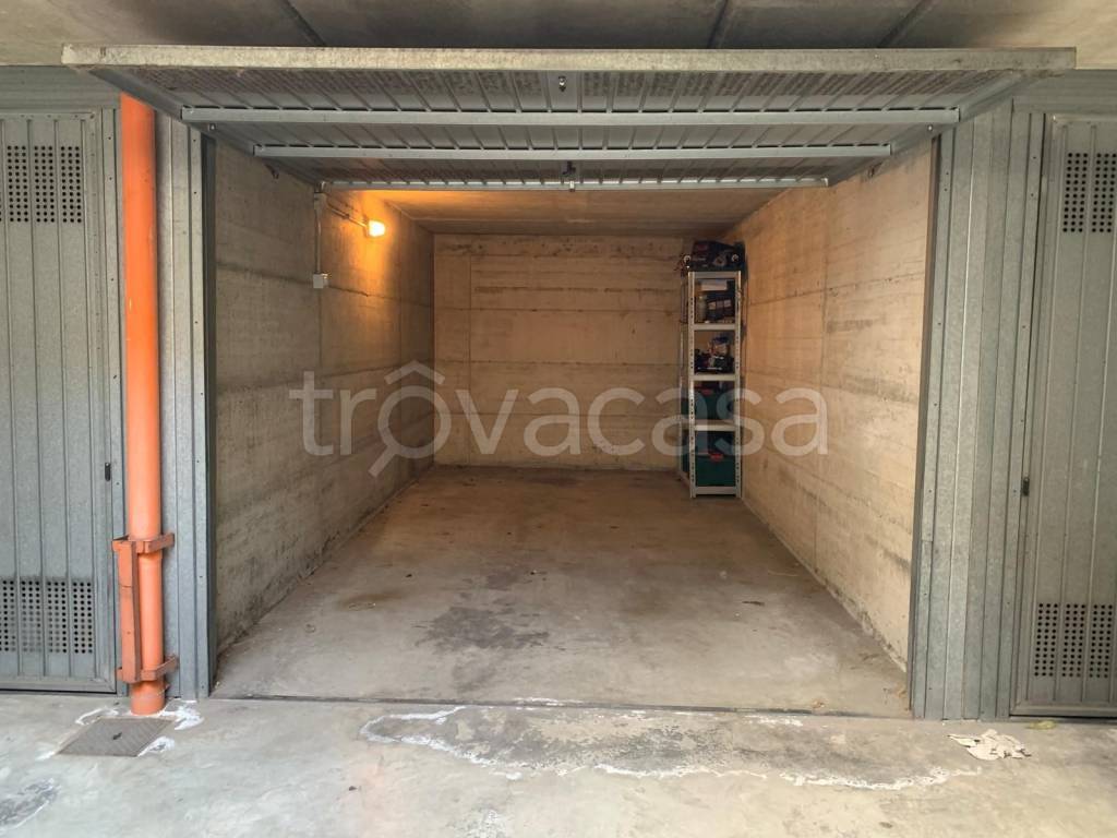 box auto in affitto a Milano in zona Lambrate