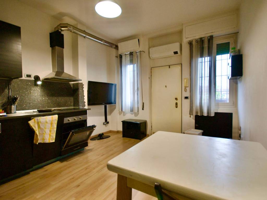 appartamento in affitto a Milano in zona Famagosta