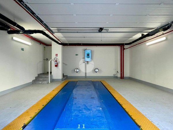 box auto in affitto a Milano in zona Isola