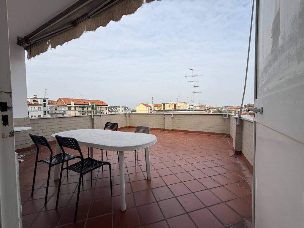 appartamento in affitto a Milano in zona Lorenteggio
