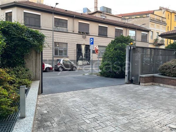 box auto in affitto a Milano in zona Isola