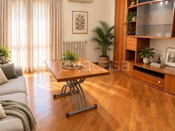 appartamento in affitto a Milano in zona Forze Armate