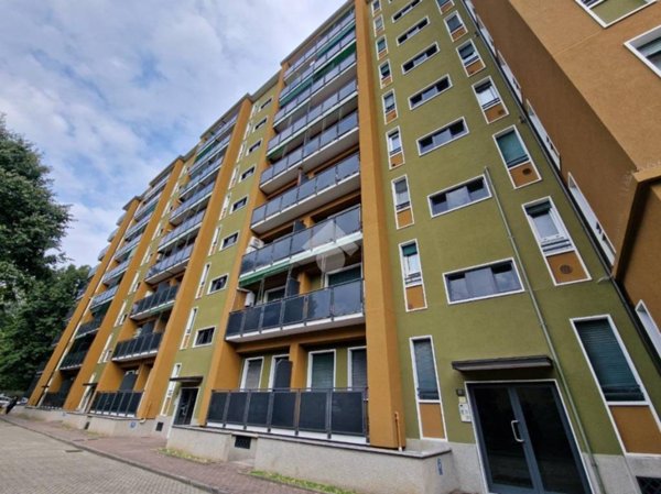 appartamento in affitto a Milano in zona Lorenteggio