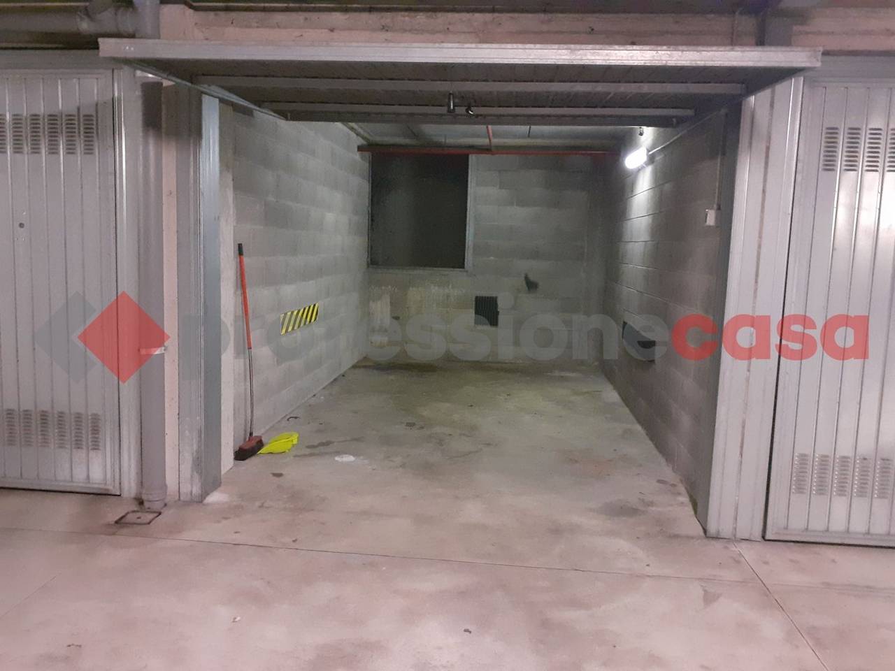 box auto in affitto a Milano in zona Isola