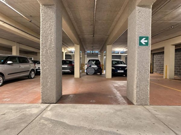 box auto in affitto a Milano in zona De Angeli