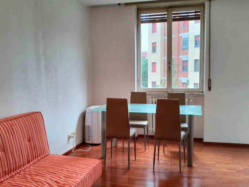 appartamento in affitto a Milano in zona Lorenteggio