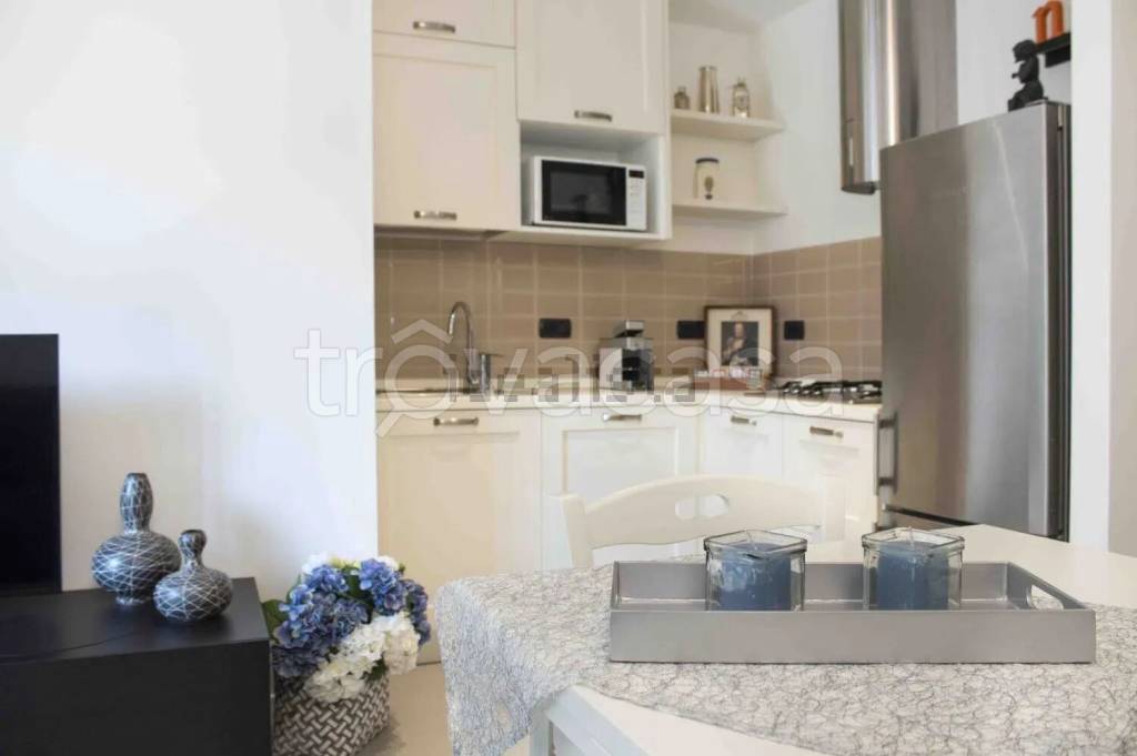 appartamento in affitto a Milano in zona Corsica
