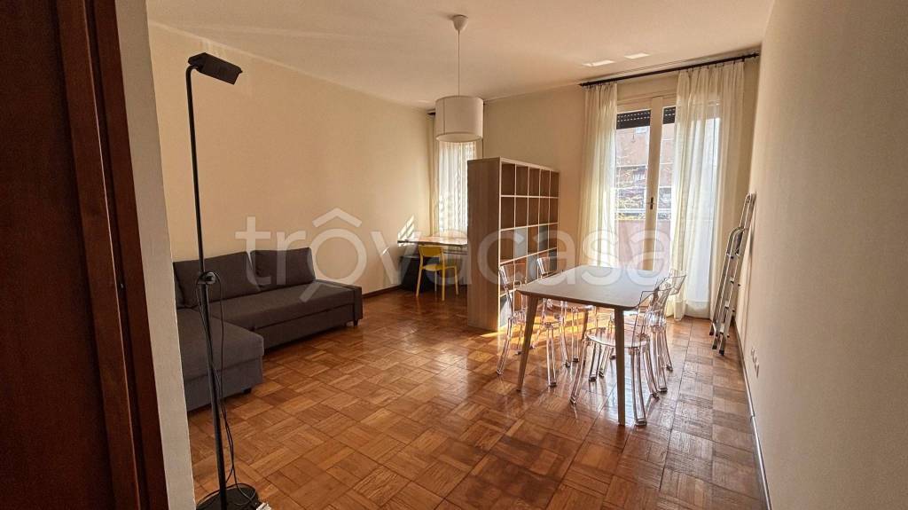 appartamento in affitto a Milano in zona De Angeli