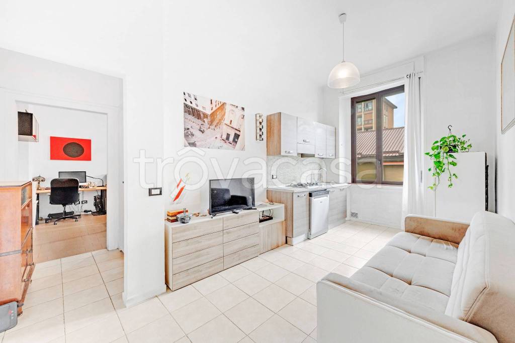 appartamento in affitto a Milano in zona Famagosta