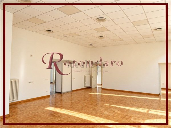 ufficio in affitto a Milano