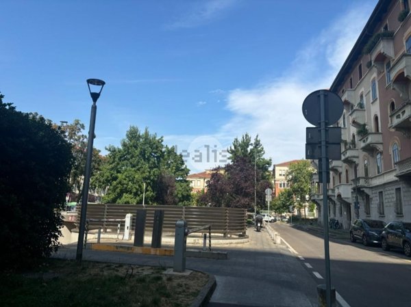 box auto in affitto a Milano