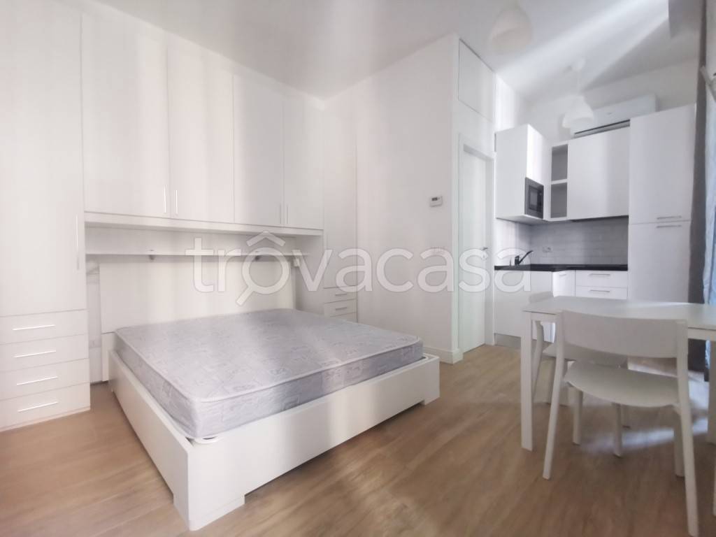 appartamento in affitto a Milano in zona De Angeli