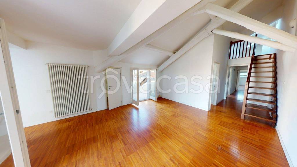 appartamento in affitto a Milano in zona Porta Nuova