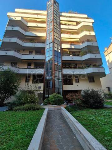 appartamento in affitto a Milano in zona Corsica