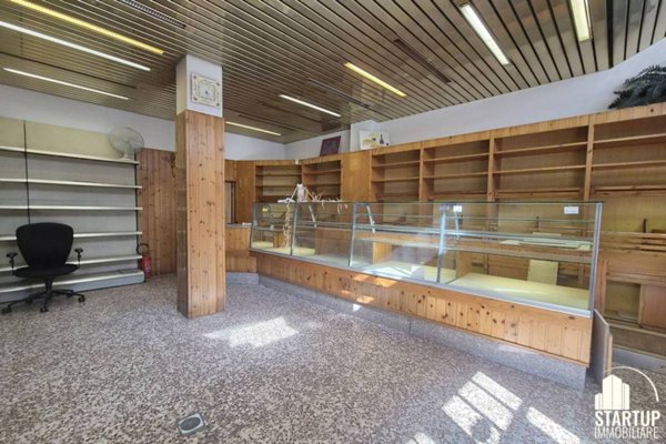 locale commerciale in affitto a Milano in zona Bruzzano