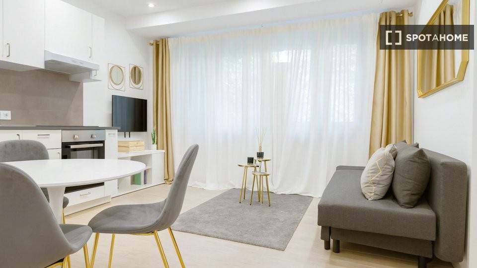 appartamento in affitto a Milano in zona Bande Nere