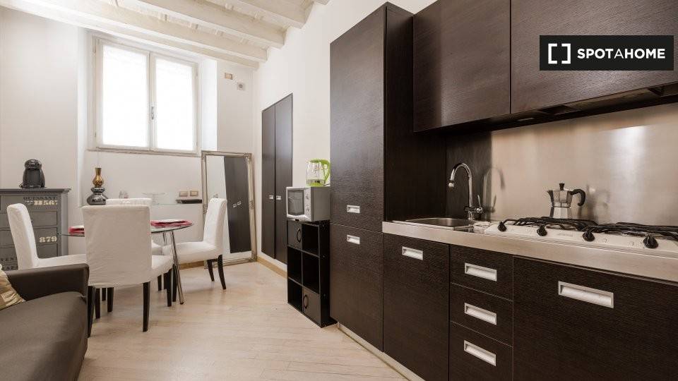 appartamento in affitto a Milano in zona Sant'Ambrogio