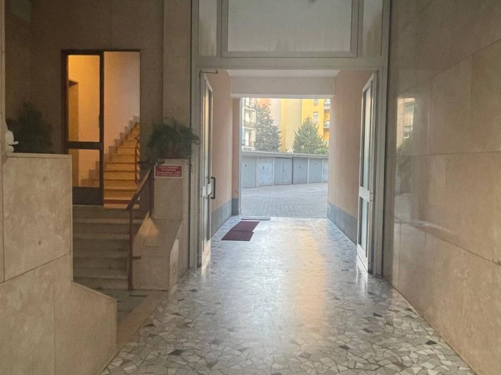 appartamento in affitto a Milano in zona Lorenteggio
