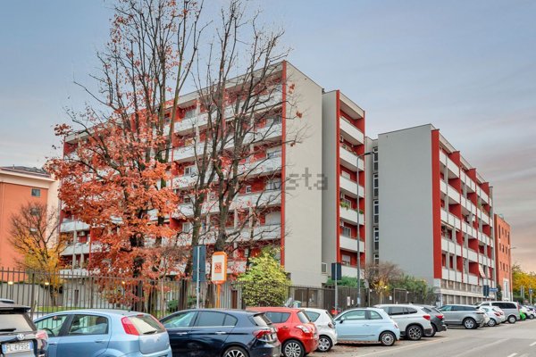 appartamento in affitto a Milano in zona Famagosta