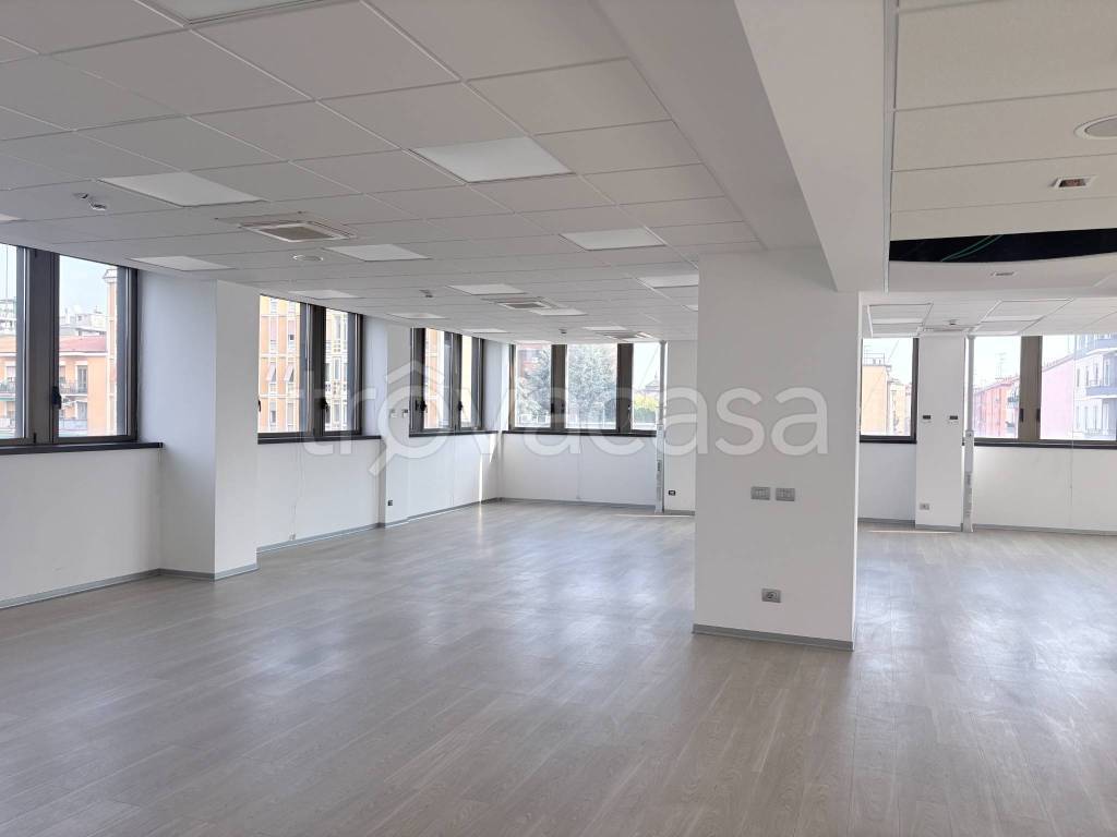 ufficio in affitto a Milano in zona Dergano