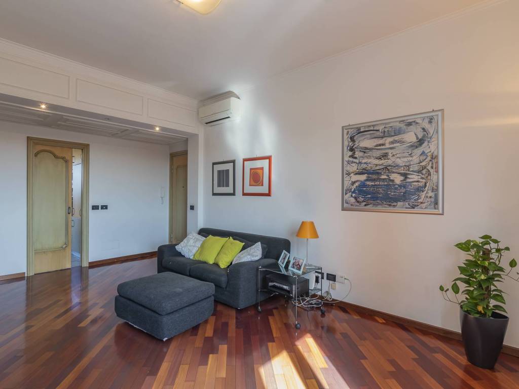 appartamento in affitto a Milano in zona Lorenteggio