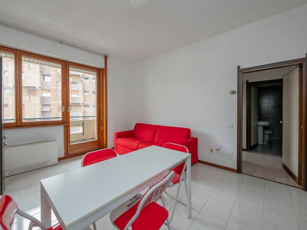 appartamento in affitto a Milano in zona De Angeli