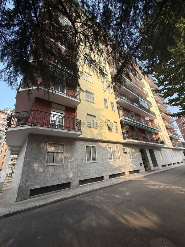 appartamento in affitto a Milano in zona Forze Armate