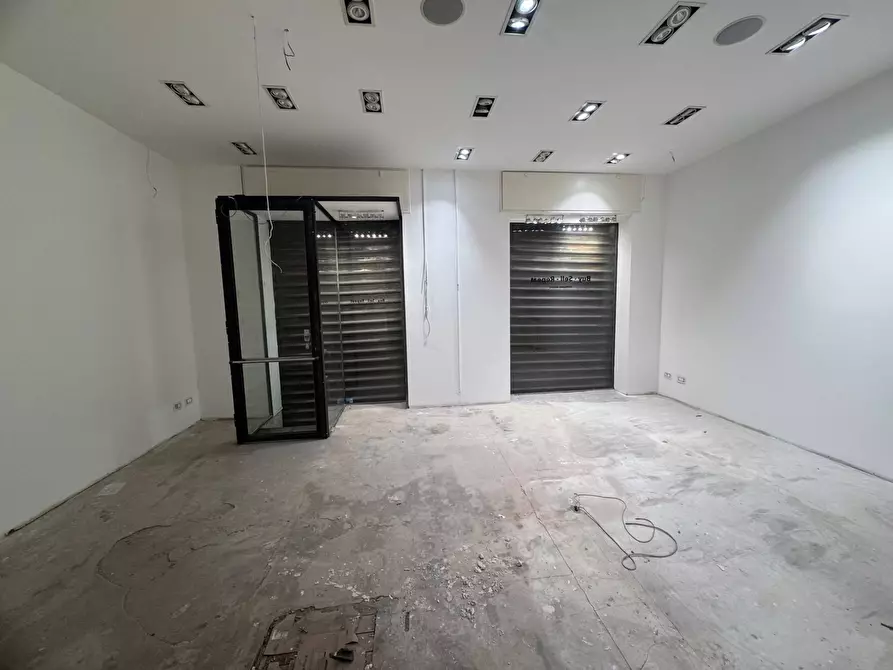 locale commerciale in affitto a Milano in zona Cadorna