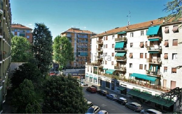 appartamento in affitto a Milano in zona Lorenteggio