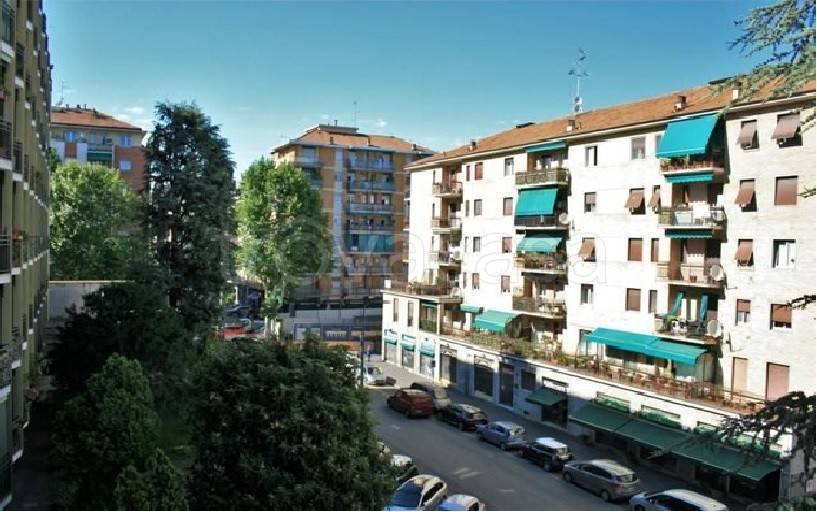 appartamento in affitto a Milano in zona Lorenteggio